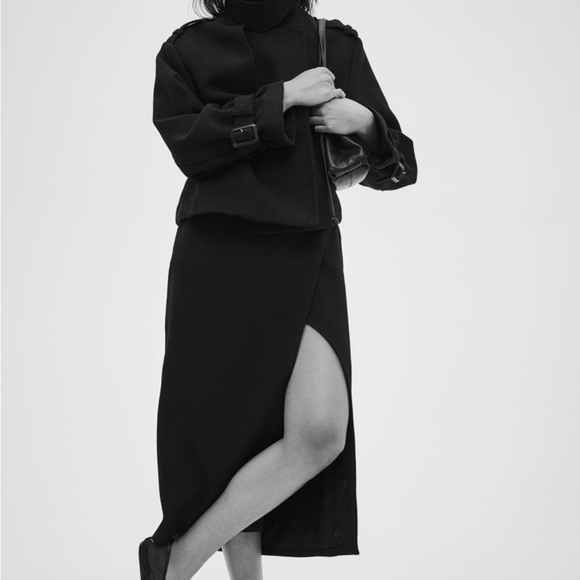 H&M Classic Black Women's Jacket - Picture 3 of 7